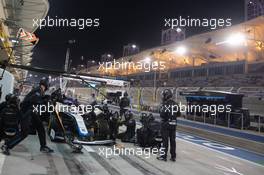 George Russell (GBR) Williams Racing FW43 makes a pit stop. 29.11.2020. Formula 1 World Championship, Rd 15, Bahrain Grand Prix, Sakhir, Bahrain, Race Day.