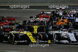 Daniel Ricciardo (AUS) Renault F1 Team RS20 at the restart of the race. 29.11.2020. Formula 1 World Championship, Rd 15, Bahrain Grand Prix, Sakhir, Bahrain, Race Day.