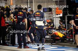 Alexander Albon (THA) Red Bull Racing RB16 in the pits while the race is stopped. 29.11.2020. Formula 1 World Championship, Rd 15, Bahrain Grand Prix, Sakhir, Bahrain, Race Day.