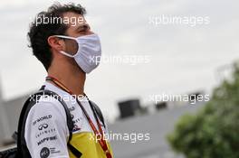 Daniel Ricciardo (AUS) Renault F1 Team. 28.11.2020. Formula 1 World Championship, Rd 15, Bahrain Grand Prix, Sakhir, Bahrain, Qualifying Day.