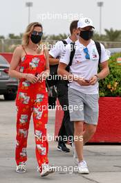 Valtteri Bottas (FIN) Mercedes AMG F1 with his girlfriend Tiffany Cromwell (AUS) Professional Cyclist. 28.11.2020. Formula 1 World Championship, Rd 15, Bahrain Grand Prix, Sakhir, Bahrain, Qualifying Day.