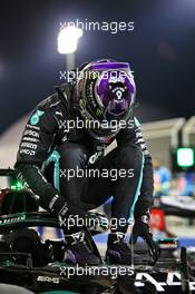 Lewis Hamilton (GBR) Mercedes AMG F1 W11 celebrates his pole position in qualifying parc ferme. 28.11.2020. Formula 1 World Championship, Rd 15, Bahrain Grand Prix, Sakhir, Bahrain, Qualifying Day.