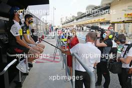Daniel Ricciardo (AUS) Renault F1 Team and team mate Esteban Ocon (FRA) Renault F1 Team with Rachel Brookes (GBR) Sky Sports F1 Reporter. 29.11.2020. Formula 1 World Championship, Rd 15, Bahrain Grand Prix, Sakhir, Bahrain, Race Day.
