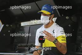 Daniel Ricciardo (AUS) Renault F1 Team. 29.11.2020. Formula 1 World Championship, Rd 15, Bahrain Grand Prix, Sakhir, Bahrain, Race Day.