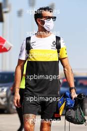 Daniel Ricciardo (AUS) Renault F1 Team. 26.11.2020. Formula 1 World Championship, Rd 15, Bahrain Grand Prix, Sakhir, Bahrain, Preparation Day.