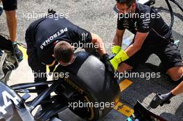 Mercedes AMG F1 practices a pit stop. 14.08.2020 Formula 1 World Championship, Rd 6, Spanish Grand Prix, Barcelona, Spain, Practice Day.