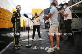 Daniel Ricciardo (AUS) Renault F1 Team with Will Buxton (GBR) F1 Digital Presenter. 14.08.2020 Formula 1 World Championship, Rd 6, Spanish Grand Prix, Barcelona, Spain, Practice Day.