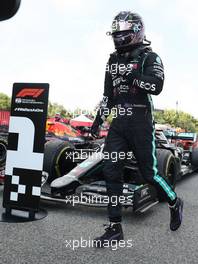 Race winner Lewis Hamilton (GBR) Mercedes AMG F1 W11 celebrates in parc ferme. 16.08.2020. Formula 1 World Championship, Rd 6, Spanish Grand Prix, Barcelona, Spain, Race Day.