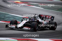 Romain Grosjean (FRA) Haas F1 Team VF-20. 16.08.2020. Formula 1 World Championship, Rd 6, Spanish Grand Prix, Barcelona, Spain, Race Day.