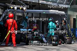 Valtteri Bottas (FIN) Mercedes AMG F1 W11 makes a pit stop. 16.08.2020. Formula 1 World Championship, Rd 6, Spanish Grand Prix, Barcelona, Spain, Race Day.