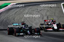 Lewis Hamilton (GBR) Mercedes AMG F1 W11 and Kevin Magnussen (DEN) Haas VF-20. 15.08.2020. Formula 1 World Championship, Rd 6, Spanish Grand Prix, Barcelona, Spain, Qualifying Day.