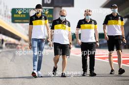 Esteban Ocon (FRA) Renault F1 Team walks the circuit with the team. 13.08.2020. Formula 1 World Championship, Rd 6, Spanish Grand Prix, Barcelona, Spain, Preparation Day.