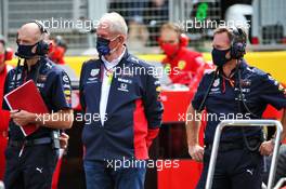 (L to R): Adrian Newey (GBR) Red Bull Racing Chief Technical Officer; Dr Helmut Marko (AUT) Red Bull Motorsport Consultant; and Christian Horner (GBR) Red Bull Racing Team Principal, on the grid. 02.08.2020. Formula 1 World Championship, Rd 4, British Grand Prix, Silverstone, England, Race Day.