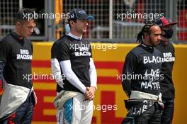 (L to R): Alexander Albon (THA) Red Bull Racing; Nicholas Latifi (CDN) Williams Racing; and Lewis Hamilton (GBR) Mercedes AMG F1, on the grid. 02.08.2020. Formula 1 World Championship, Rd 4, British Grand Prix, Silverstone, England, Race Day.