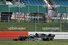 Valtteri Bottas (FIN) Mercedes AMG F1 W11 with a puncture.                                02.08.2020. Formula 1 World Championship, Rd 4, British Grand Prix, Silverstone, England, Race Day.