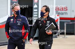 (L to R): Christian Horner (GBR) Red Bull Racing Team Principal with Toyoharu Tanabe (JPN) Honda Racing F1 Technical Director. 01.08.2020. Formula 1 World Championship, Rd 4, British Grand Prix, Silverstone, England, Qualifying Day.