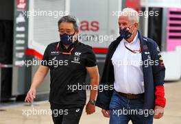 (L to R): Masashi Yamamoto (JPN) Honda Racing F1 Managing Director with Franz Tost (AUT) AlphaTauri Team Principal. 01.08.2020. Formula 1 World Championship, Rd 4, British Grand Prix, Silverstone, England, Qualifying Day.