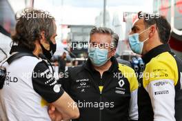 (L to R): Ciaron Pilbeam (GBR) Renault F1 Team Chief Race Engineer; Pat Fry (GBR) Renault F1 Team Technical Director (Chassis); and Cyril Abiteboul (FRA) Renault Sport F1 Managing Director. 02.08.2020. Formula 1 World Championship, Rd 4, British Grand Prix, Silverstone, England, Race Day.