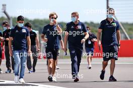 Pierre Gasly (FRA) AlphaTauri walks the circuit with the team. 30.07.2020. Formula 1 World Championship, Rd 4, British Grand Prix, Silverstone, England, Preparation Day.