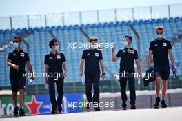 Daniil Kvyat (RUS) AlphaTauri walks the circuit with the team. 30.07.2020. Formula 1 World Championship, Rd 4, British Grand Prix, Silverstone, England, Preparation Day.
