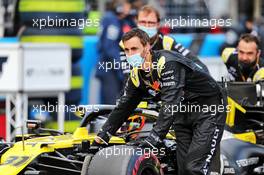 Esteban Ocon (FRA) Renault F1 Team RS20 on the grid. 11.10.2020. Formula 1 World Championship, Rd 11, Eifel Grand Prix, Nurbugring, Germany, Race Day.