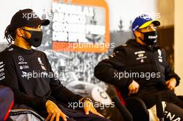 (L to R): Daniel Ricciardo (AUS) Renault F1 Team and Lewis Hamilton (GBR) Mercedes AMG F1 in the post race FIA Press Conference. 11.10.2020. Formula 1 World Championship, Rd 11, Eifel Grand Prix, Nurbugring, Germany, Race Day.