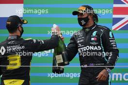Daniel Ricciardo (AUS), Renault F1 Team and Lewis Hamilton (GBR), Mercedes AMG F1   11.10.2020. Formula 1 World Championship, Rd 11, Eifel Grand Prix, Nurbugring, Germany, Race Day.