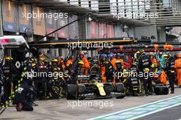 Daniel Ricciardo (AUS) Renault F1 Team RS20 makes a pit stop. 11.10.2020. Formula 1 World Championship, Rd 11, Eifel Grand Prix, Nurbugring, Germany, Race Day.