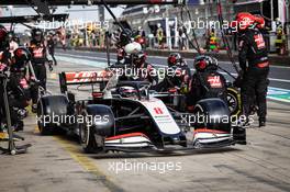 Romain Grosjean (FRA) Haas F1 Team VF-20 makes a pit stop. 11.10.2020. Formula 1 World Championship, Rd 11, Eifel Grand Prix, Nurbugring, Germany, Race Day.