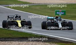 (L to R): Daniel Ricciardo (AUS) Renault F1 Team battle for position with Valtteri Bottas (FIN) Mercedes AMG F1 W11. 11.10.2020. Formula 1 World Championship, Rd 11, Eifel Grand Prix, Nurbugring, Germany, Race Day.