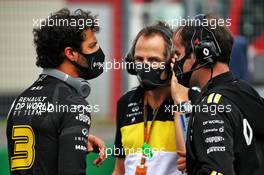 Daniel Ricciardo (AUS) Renault F1 Team with Karel Loos (BEL) Renault F1 Team Race Engineer and Ciaron Pilbeam (GBR) Renault F1 Team Chief Race Engineer on the grid. 19.07.2020. Formula 1 World Championship, Rd 3, Hungarian Grand Prix, Budapest, Hungary, Race Day.