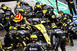Daniel Ricciardo (AUS) Renault F1 Team RS20 makes a pit stop. 19.07.2020. Formula 1 World Championship, Rd 3, Hungarian Grand Prix, Budapest, Hungary, Race Day.