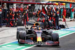 Max Verstappen (NLD) Red Bull Racing RB16 makes a pit stop. 19.07.2020. Formula 1 World Championship, Rd 3, Hungarian Grand Prix, Budapest, Hungary, Race Day.