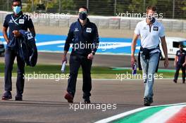 Daniil Kvyat (RUS) AlphaTauri walks the circuit with the team. 30.10.2020. Formula 1 World Championship, Rd 13, Emilia Romagna Grand Prix, Imola, Italy, Practice Day.