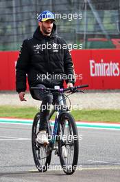Daniel Ricciardo (AUS) Renault F1 Team rides the circuit. 30.10.2020. Formula 1 World Championship, Rd 13, Emilia Romagna Grand Prix, Imola, Italy, Practice Day.