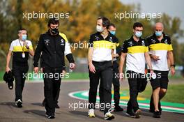 Fernando Alonso (ESP) Renault F1 Team walks the circuit with Ciaron Pilbeam (GBR) Renault F1 Team Chief Race Engineer and the team. 30.10.2020. Formula 1 World Championship, Rd 13, Emilia Romagna Grand Prix, Imola, Italy, Practice Day.