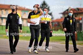 Fernando Alonso (ESP) Renault F1 Team walks the circuit with Ciaron Pilbeam (GBR) Renault F1 Team Chief Race Engineer and the team. 30.10.2020. Formula 1 World Championship, Rd 13, Emilia Romagna Grand Prix, Imola, Italy, Practice Day.