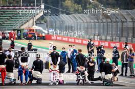 Drivers on the grid for the F1 end racism message. 01.11.2020. Formula 1 World Championship, Rd 13, Emilia Romagna Grand Prix, Imola, Italy, Race Day.