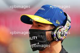 Daniel Ricciardo (AUS) Renault F1 Team on the grid. 01.11.2020. Formula 1 World Championship, Rd 13, Emilia Romagna Grand Prix, Imola, Italy, Race Day.