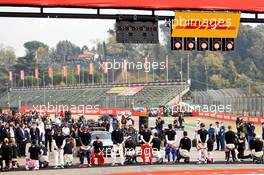 Drivers on the grid for the F1 end racism message. 01.11.2020. Formula 1 World Championship, Rd 13, Emilia Romagna Grand Prix, Imola, Italy, Race Day.