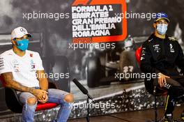 (L to R): Lewis Hamilton (GBR) Mercedes AMG F1 and Daniel Ricciardo (AUS) Renault F1 Team in the post race FIA Press Conference. 01.11.2020. Formula 1 World Championship, Rd 13, Emilia Romagna Grand Prix, Imola, Italy, Race Day.