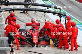 Sebastian Vettel (GER) Ferrari SF1000 makes a pit stop. 01.11.2020. Formula 1 World Championship, Rd 13, Emilia Romagna Grand Prix, Imola, Italy, Race Day.