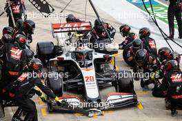 Kevin Magnussen (DEN) Haas VF-20 makes a pit stop. 01.11.2020. Formula 1 World Championship, Rd 13, Emilia Romagna Grand Prix, Imola, Italy, Race Day.