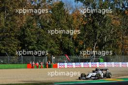 Daniil Kvyat (RUS) AlphaTauri AT01 runs wide. 31.10.2020. Formula 1 World Championship, Rd 13, Emilia Romagna Grand Prix, Imola, Italy, Qualifying Day.
