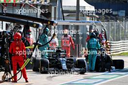 Lewis Hamilton (GBR) Mercedes AMG F1 W11 makes a pit stop when the pit lane was closed. 06.09.2020. Formula 1 World Championship, Rd 8, Italian Grand Prix, Monza, Italy, Race Day.