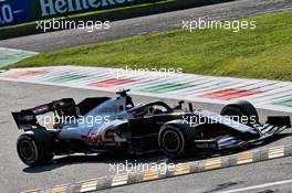Romain Grosjean (FRA) Haas F1 Team VF-20 runs wide. 06.09.2020. Formula 1 World Championship, Rd 8, Italian Grand Prix, Monza, Italy, Race Day.
