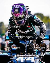 Lewis Hamilton (GBR) Mercedes AMG F1 W11 in qualifying parc ferme. 05.09.2020. Formula 1 World Championship, Rd 8, Italian Grand Prix, Monza, Italy, Qualifying Day.