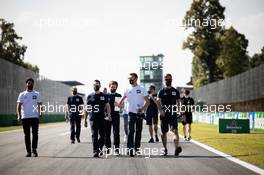 Daniil Kvyat (RUS) AlphaTauri walks the circuit with the team. 03.09.2020. Formula 1 World Championship, Rd 8, Italian Grand Prix, Monza, Italy, Preparation Day.