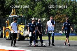Daniil Kvyat (RUS) AlphaTauri walks the circuit with the team. 03.09.2020. Formula 1 World Championship, Rd 8, Italian Grand Prix, Monza, Italy, Preparation Day.