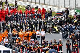 Renault F1 Team as the grid observes the national anthem. 25.10.2020. Formula 1 World Championship, Rd 12, Portuguese Grand Prix, Portimao, Portugal, Race Day.